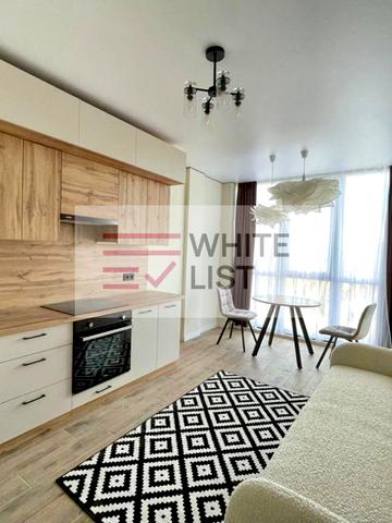 Чорновола вул., 32