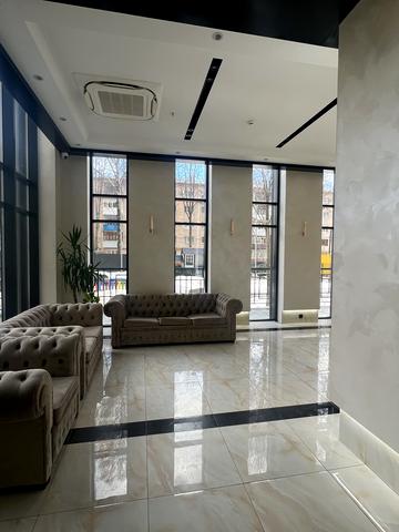 Космонавтів просп., 49