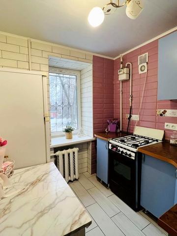 Кобзарська вул., 5