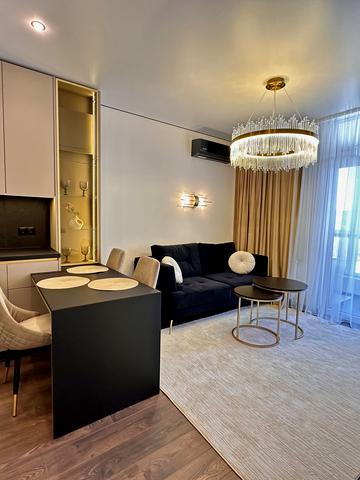 Героїв Майдану вул., 5