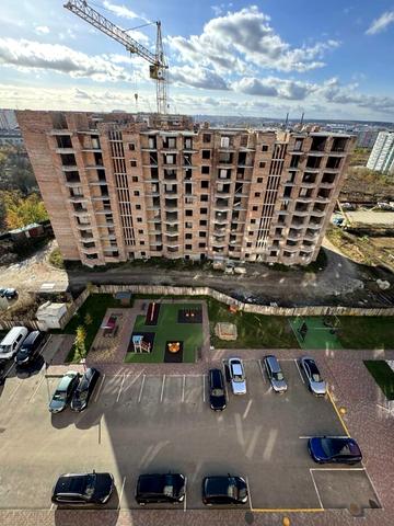Володимира Великого вул., 17