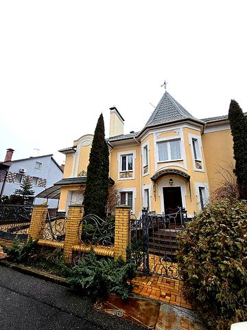 Верхній Вал, 10