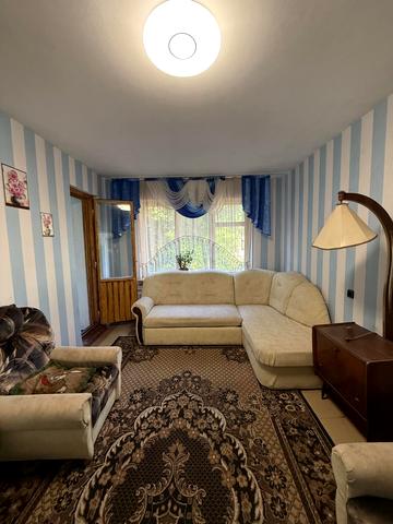 Академіка Корольова вул., 18