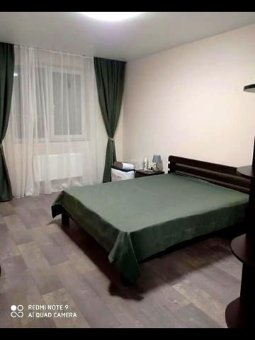 Льва Ландау просп. (50-річчя СРСР), 52-Л