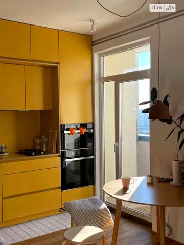 Угорська вул., 14а