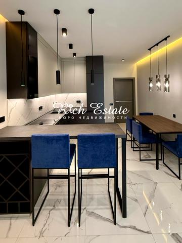 Предславинська вул., 57