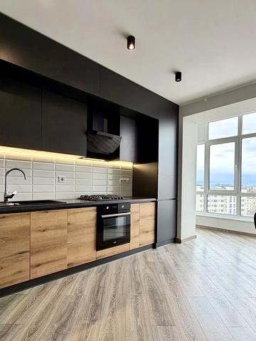 Карпатська вул., 15