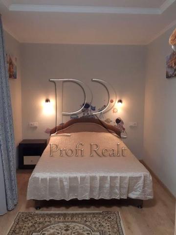 Ружинська вул. (Вільгельма Піка), 12