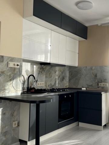 Фріца Гленца вул., 8