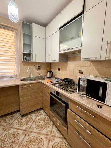 Роксоляни вул., 87