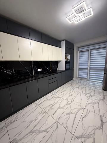 Олександра Довженка вул., 33