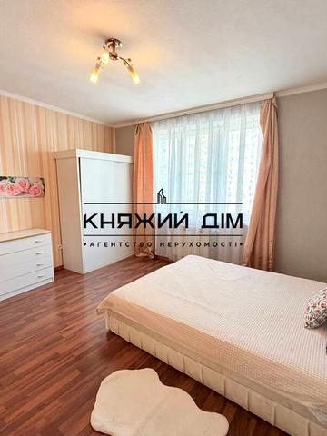 Дніпровська набережна вул., 19-А