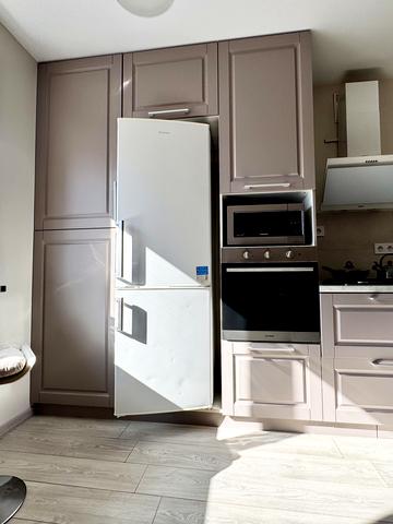 Набережна Перемоги вул., 62