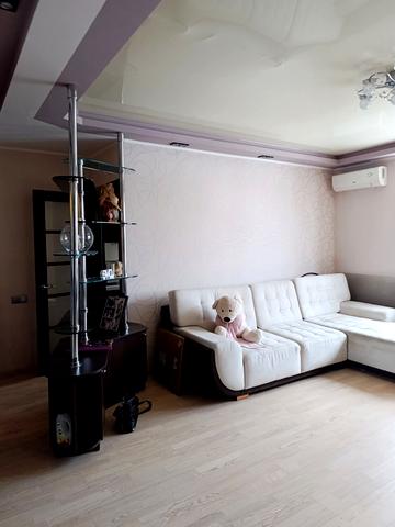 Академіка Курчатова просп., 12