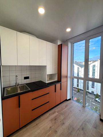 Нова Виноградна вул., 16