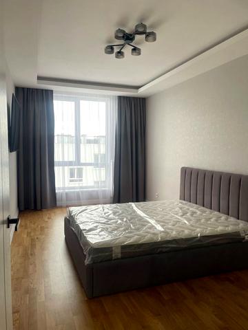 Земельна вул., 23