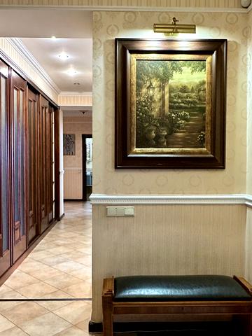 Володимира Івасюка просп. (Героїв Сталінграду), 4