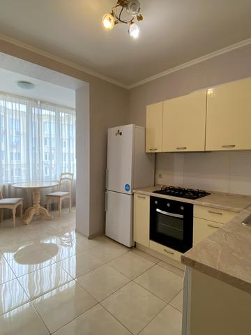 Житня вул., 26