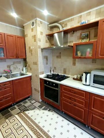 Героїв просп., 18-А