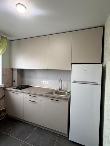 Володимирська вул., 2