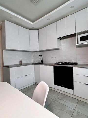 Семафорна вул., 34