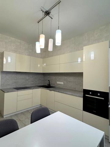 Перлинна вул., 1а