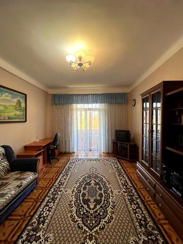 Незалежності вул. (Титова), 13