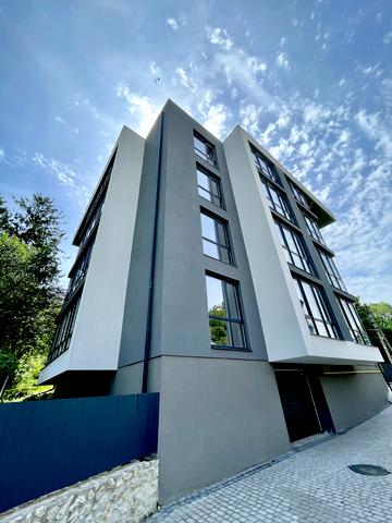 Коцюбинського вул., 36