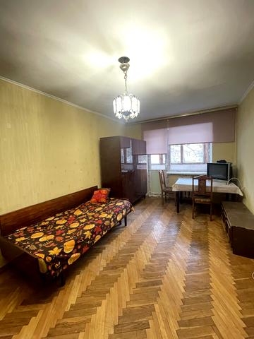 Петра Ніщинського вул., 12