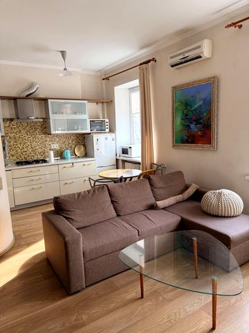 Дарвіна вул., 1