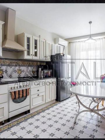 Лесі Українки бульв., 7-А