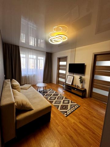 Небесної Сотні вул. (Московська), 28