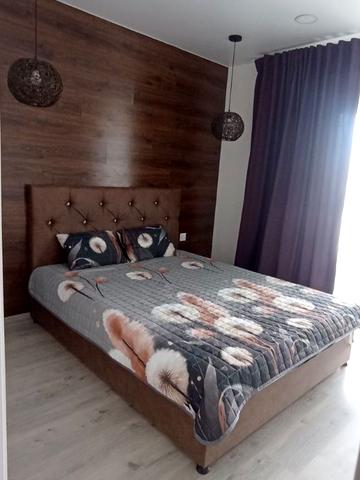 Набережна Перемоги вул., 42