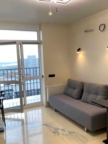 Набережна вул., 8д