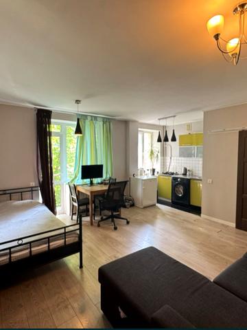 Костя Гордієнка пров., 3