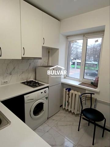 Науки просп. (Леніна), 37