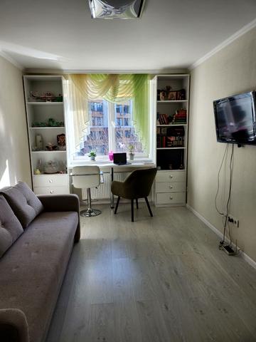 Гетьманська вул., 8