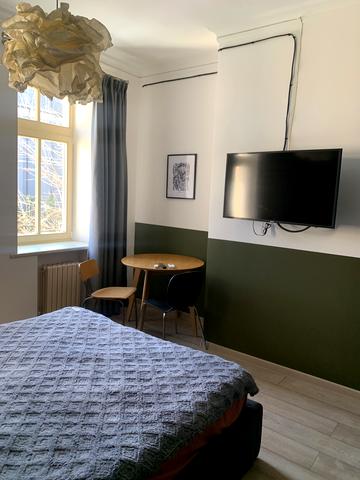 Затишна вул., 6