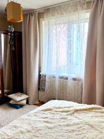 Червоної Калини просп. (Володимира Маяковського), 72