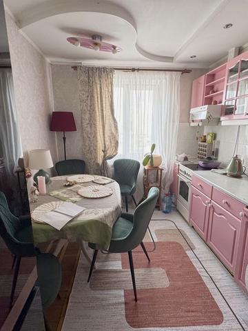 Червоної Калини просп. (Володимира Маяковського), 72