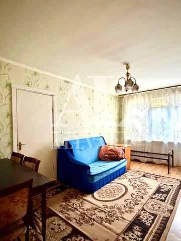 Мілютенка вул., 40/16