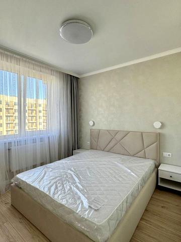 Перлинна вул., 12