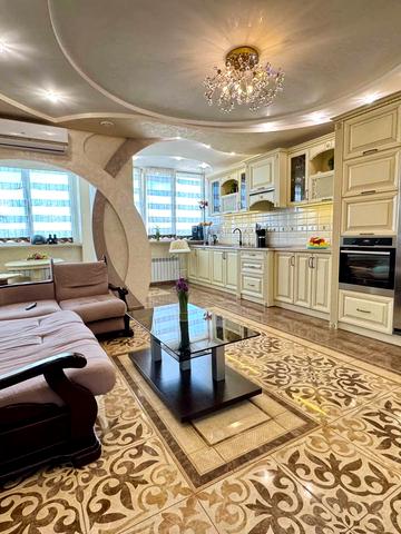 Дарницька вул., 19