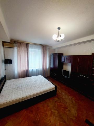 Академіка Філатова вул., 1/22