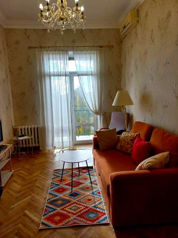 Прорізна вул., 7