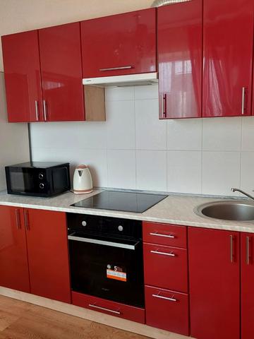 Бахмацька вул., 10