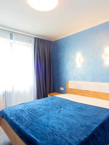 Голосіївський просп. (40-річчя Жовтня), 11