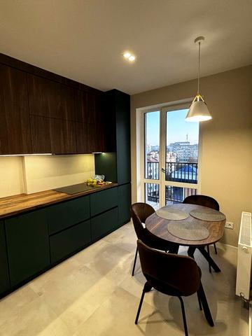 Леоніда Перфецького вул., (Будинок 1)