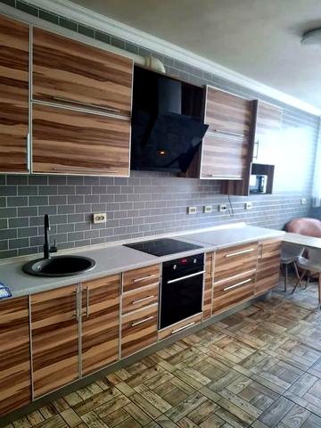 Драгоманова вул., 2