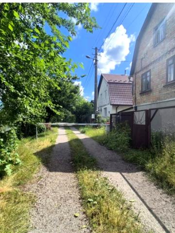 9-та Лугова вул., 8